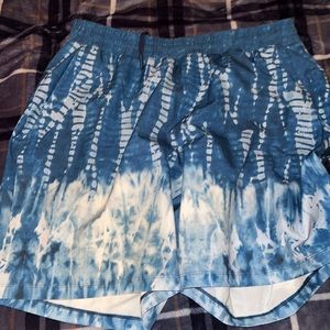 Mens large Lululemon baiting suite